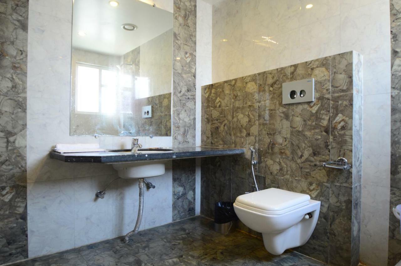 Hotel De Nada-A Luxury Stay Dźajpur Zewnętrze zdjęcie