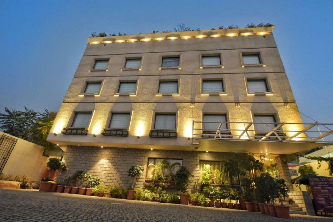 Hotel De Nada-A Luxury Stay Dźajpur Zewnętrze zdjęcie